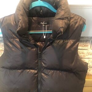 NEW never worn puffier cropped black vest